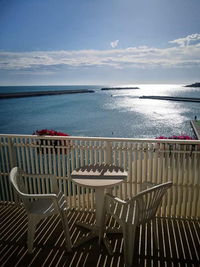 B&B La Baia Sea Rooms Μπισέλιε Εξωτερικό φωτογραφία